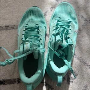 Nike Pegasus big kids running shoes Sneakers in Mint Green